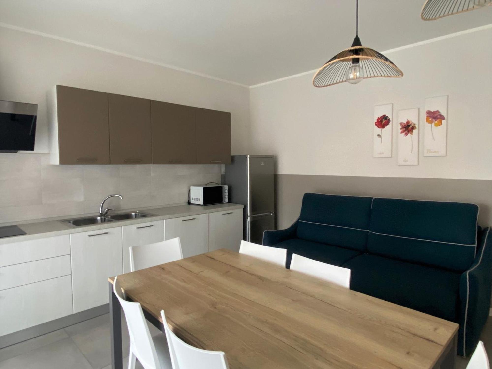 The Prince - Luxury Apartments With Pool Пескиера дел Гарда Екстериор снимка