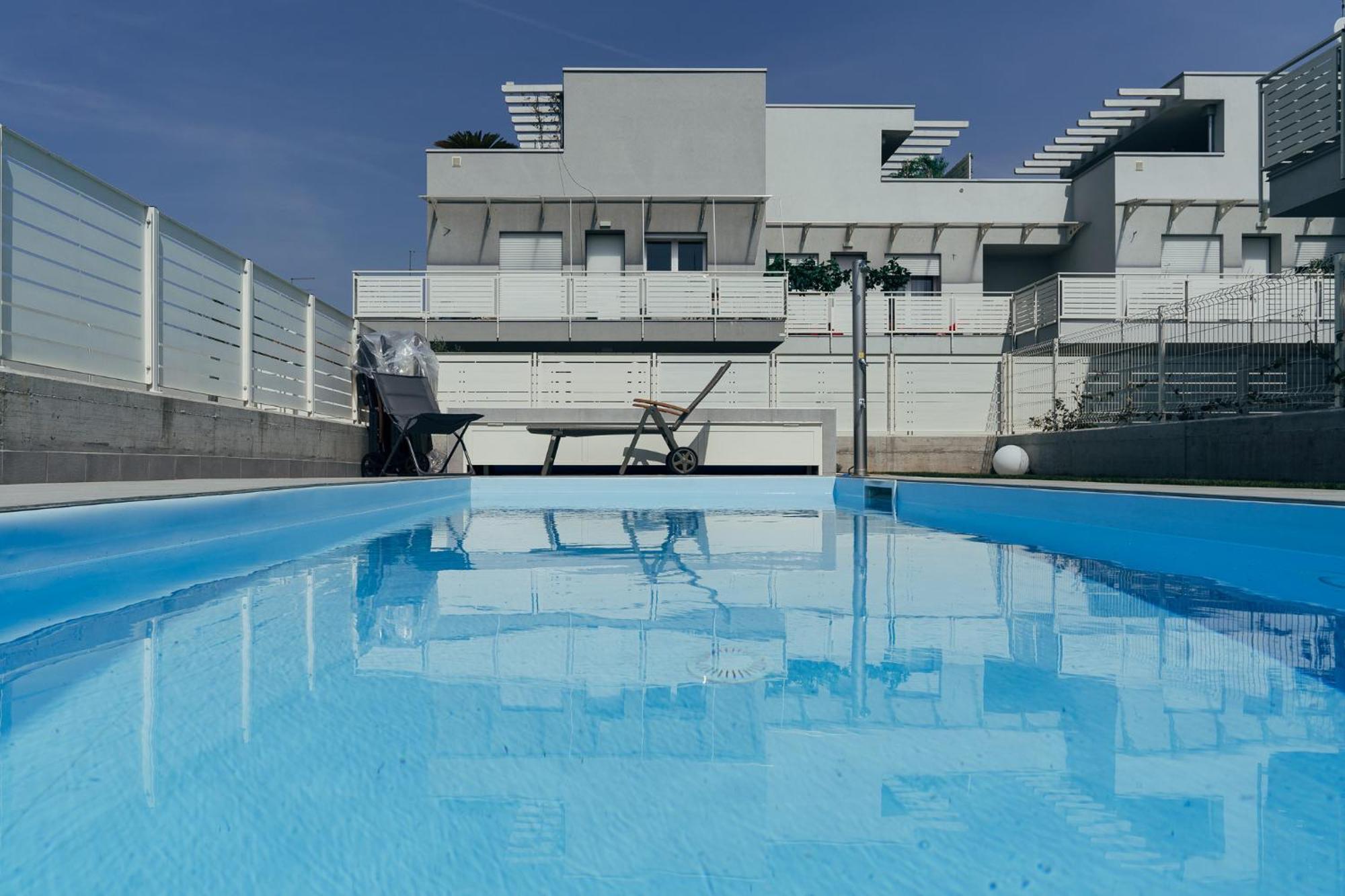 The Prince - Luxury Apartments With Pool Пескиера дел Гарда Екстериор снимка