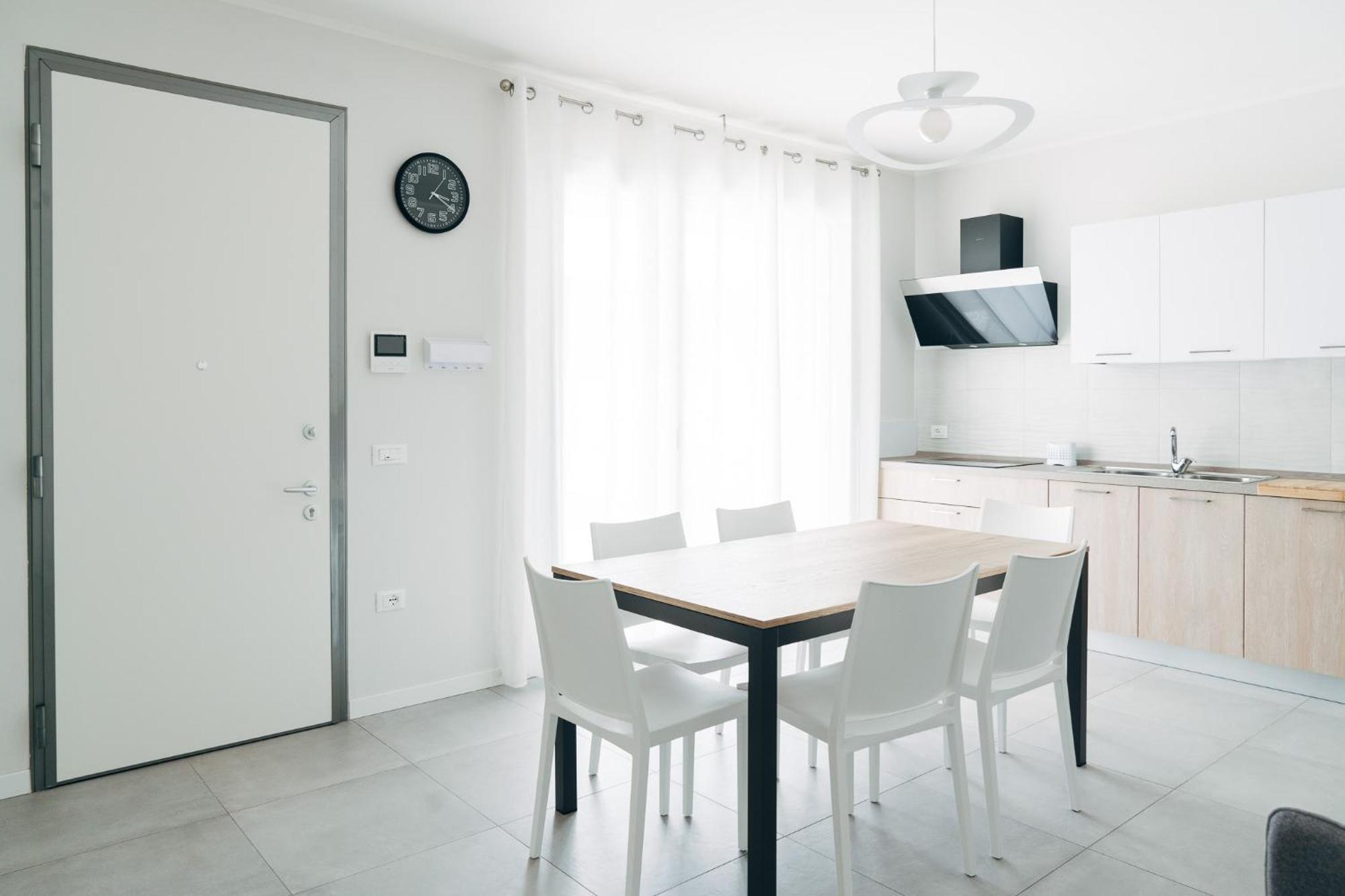 The Prince - Luxury Apartments With Pool Пескиера дел Гарда Екстериор снимка