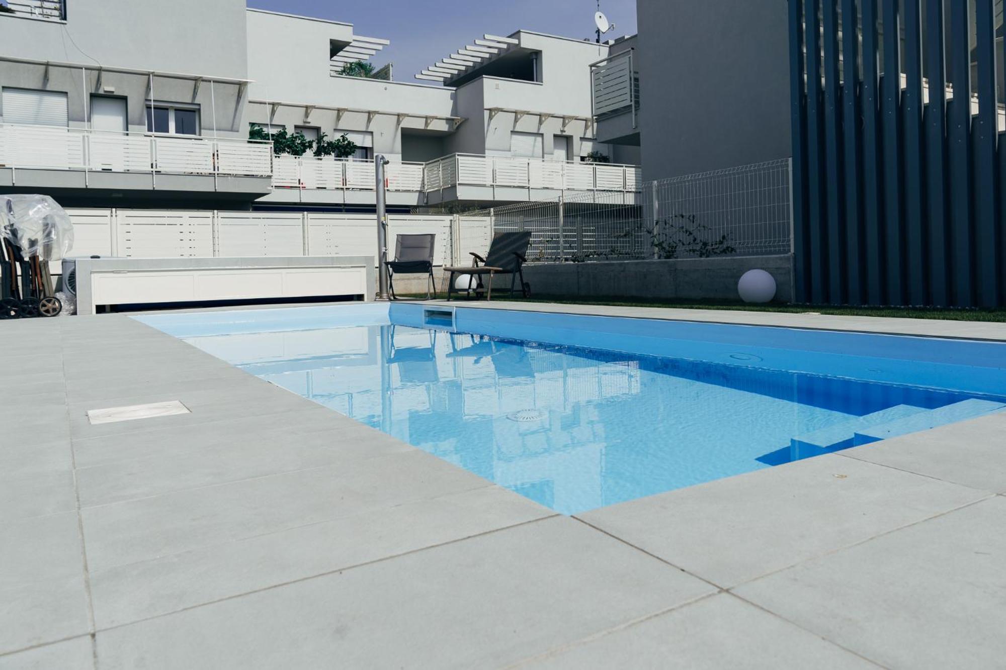 The Prince - Luxury Apartments With Pool Пескиера дел Гарда Екстериор снимка